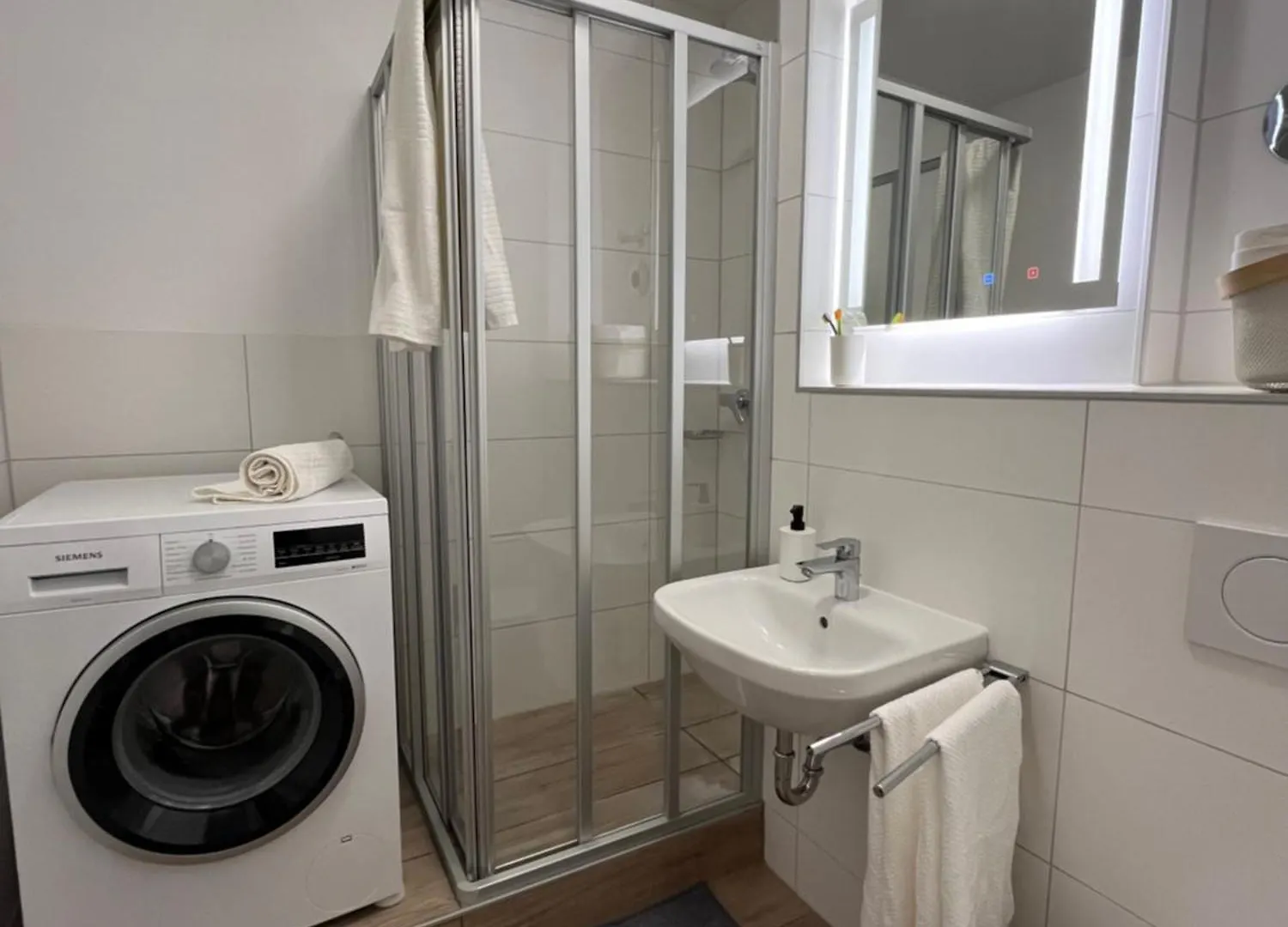 Modern Studio With Garden Near Isar River, Munich Lejlighed